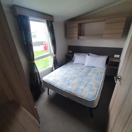 Flamingo 2 * Kirby Misperton
